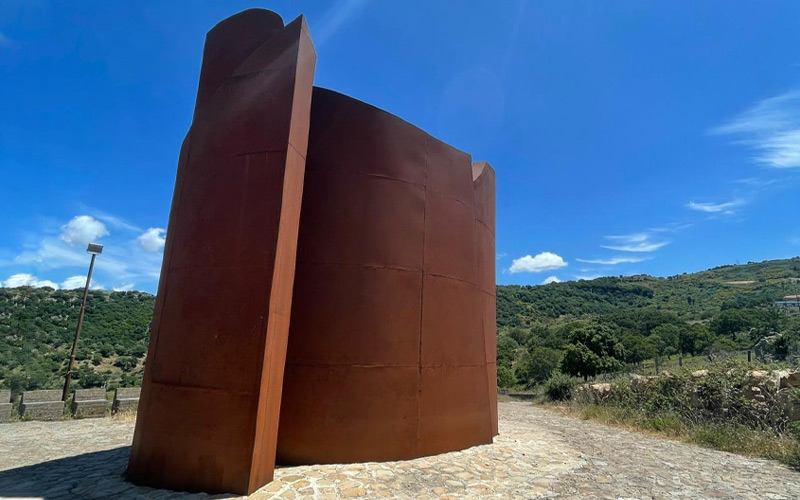 Die Fiumara d'Arte: eine atypische Kunstroute, die alle mit dem Auto zurückgelegt werden muss